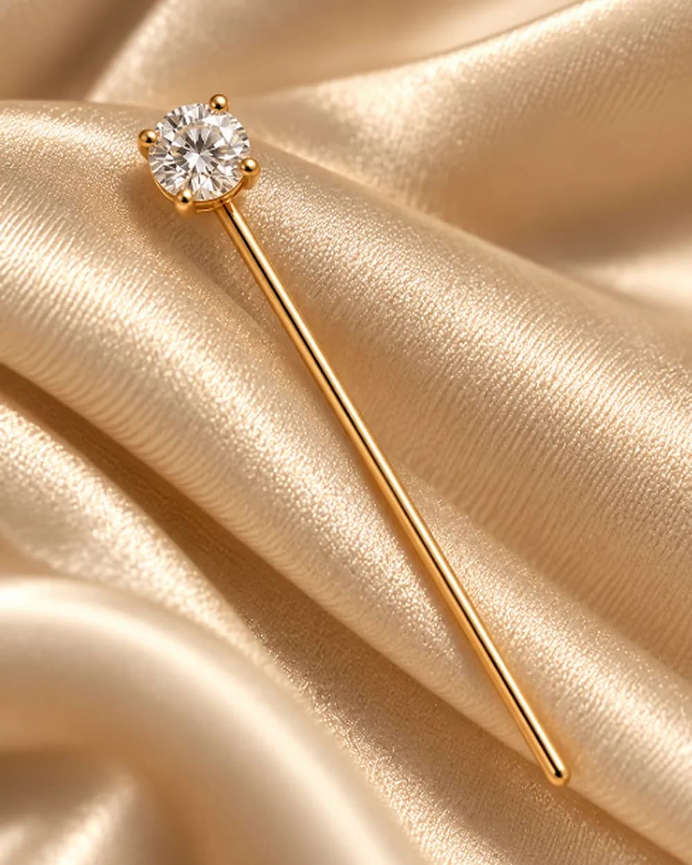 Solitaire Lapel Pin